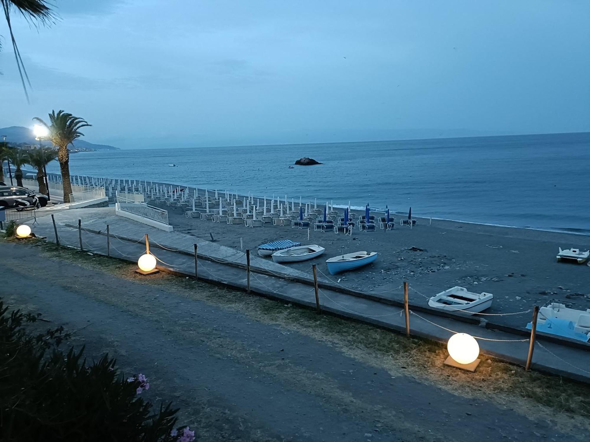 Casa Vacanze Margarita SantʼAlessio Siculo Dış mekan fotoğraf